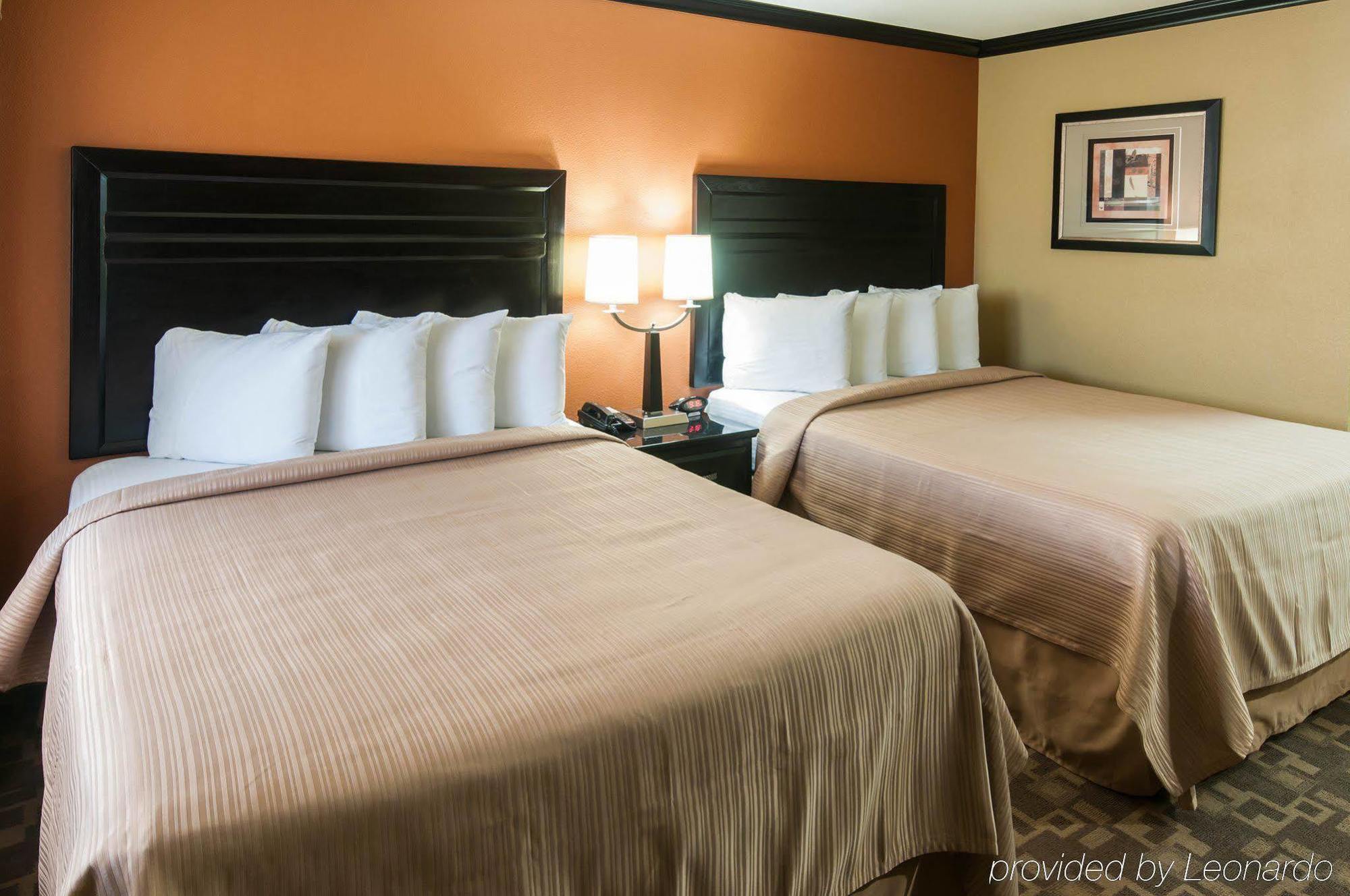 Quality Near State Inn 2*